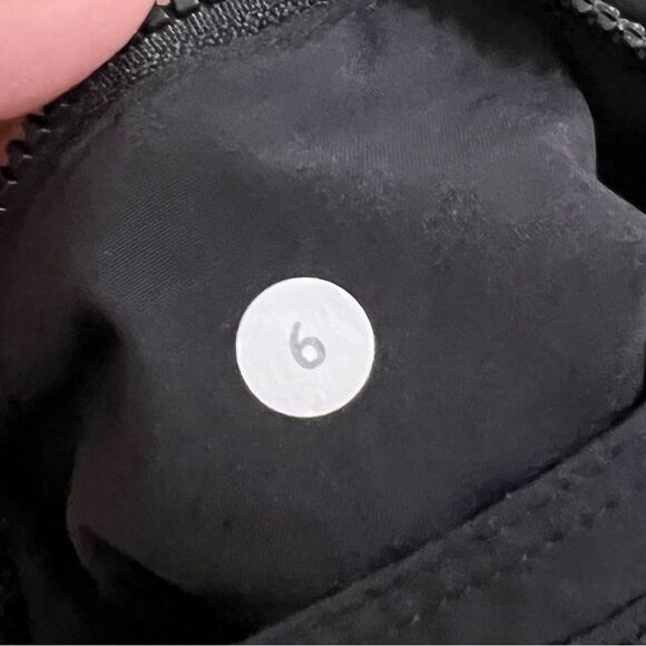 Lululemon Step Lively Crop Women's Black Midrise Lightweight Pants SZ 6 - Picture 10 of 10